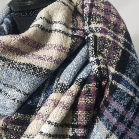 💥Last One! 💥 Purple/Tan Plaid Blanket Scarf - Picture 2 of 3